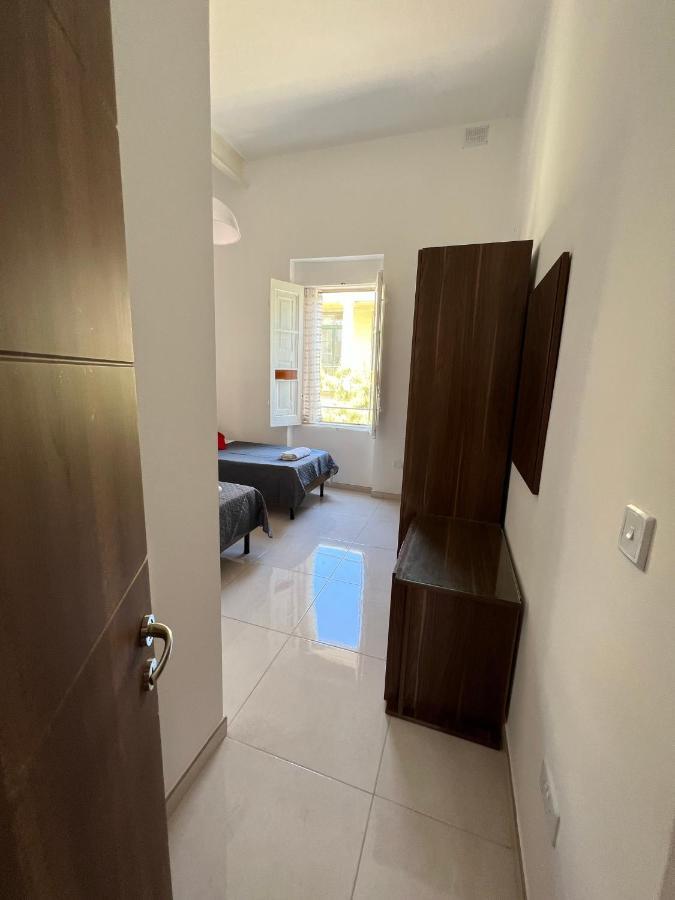 Room With Private Bathroom Sliema Kültér fotó