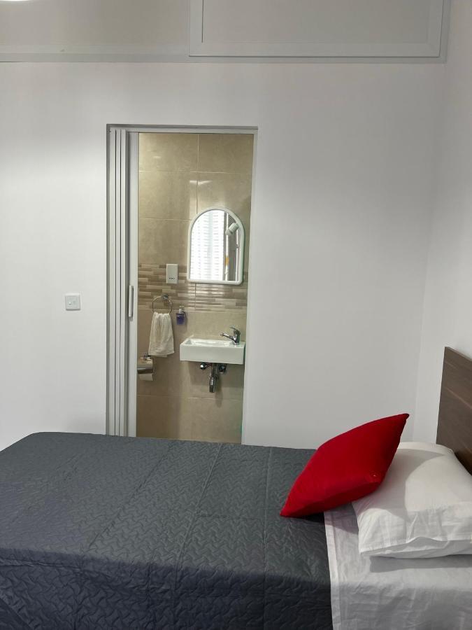 Room With Private Bathroom Sliema Kültér fotó